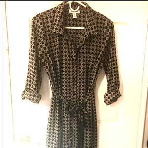 Maternity shirt dress. Md. Black and white